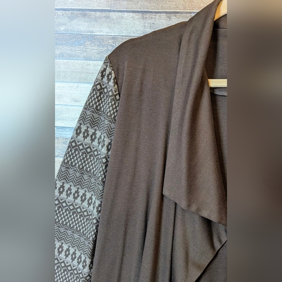 Violet B. Cascading Waterfall Effect W/Aztec Sleeves Short Cardigan - Picture 2 of 16
